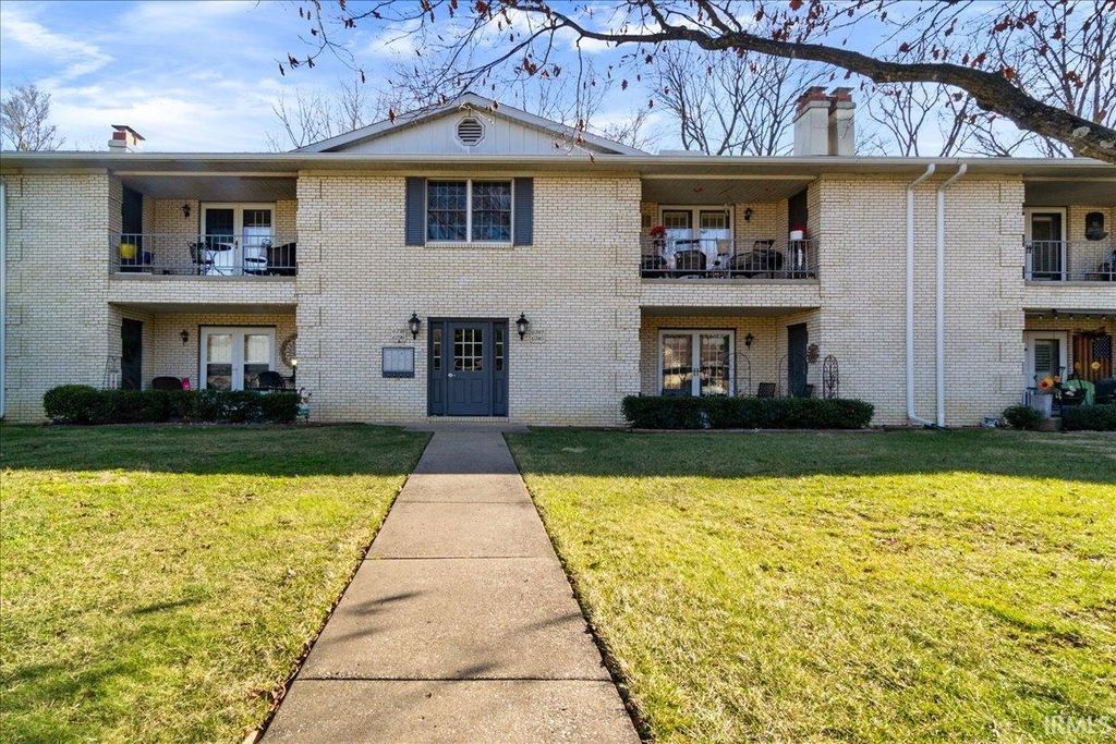 Photo of 6742 Newburgh Road, Evansville, IN 47715 (MLS # 202601738)