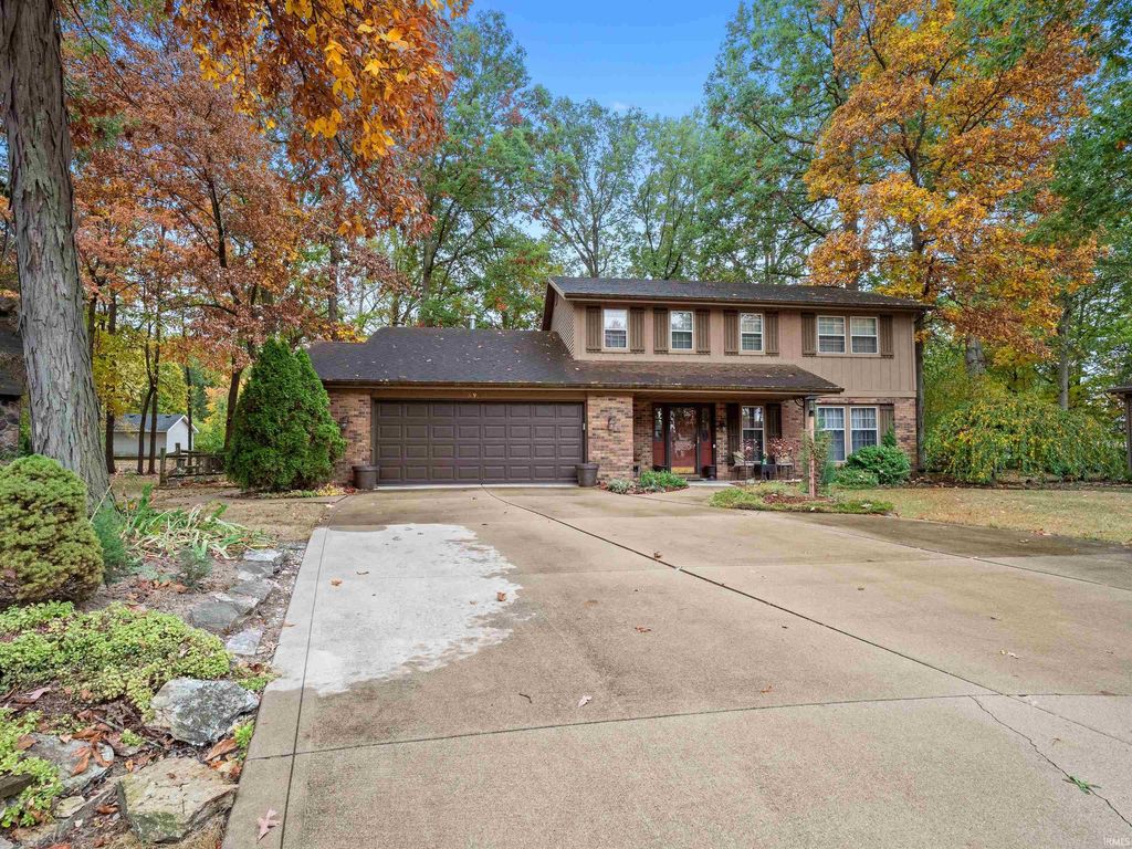 Photo of 6926 Rockcroft Court, Fort Wayne, IN 46835 (MLS # 202542137)