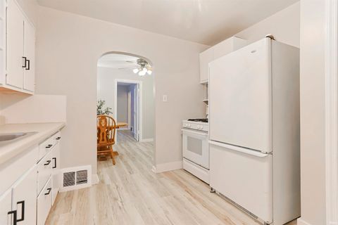 Tiny photo for 140 Oakside Avenue, Mishawaka, IN 46544 (MLS # 202547765)