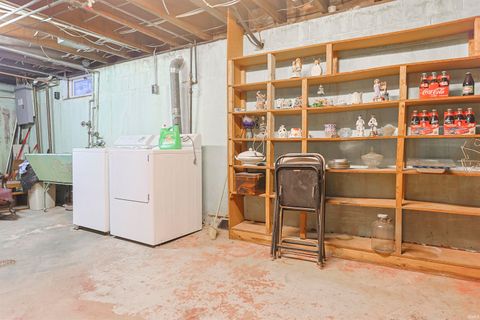 Tiny photo for 140 Oakside Avenue, Mishawaka, IN 46544 (MLS # 202547765)