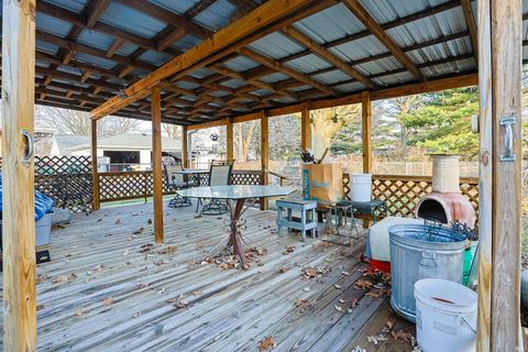 Tiny photo for 140 Oakside Avenue, Mishawaka, IN 46544 (MLS # 202547765)
