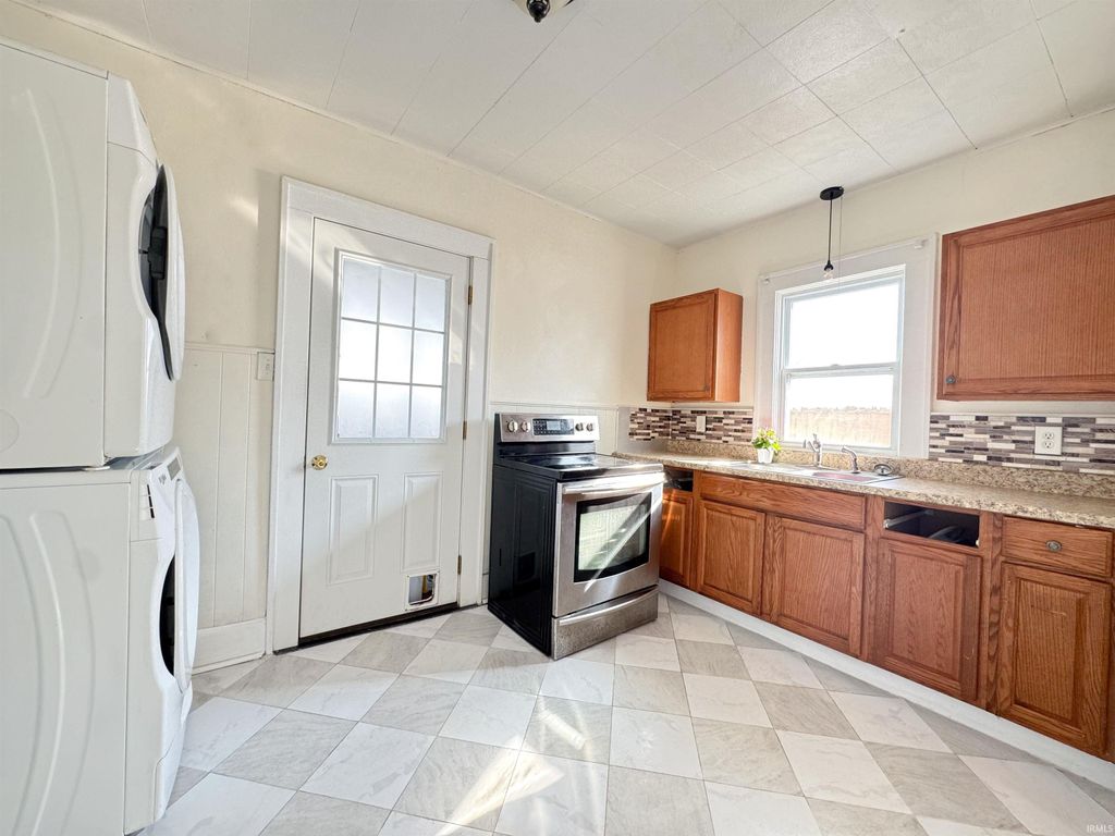 Photo of 2730 Washington Ave Ave, Bedford, IN 47421 (MLS # 202605100)