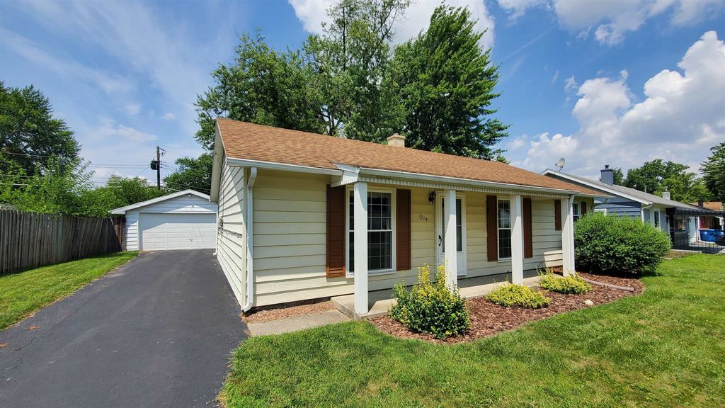 Photo of 1214 Braeburn Drive, New Haven, IN 46774 (MLS # 202627405)