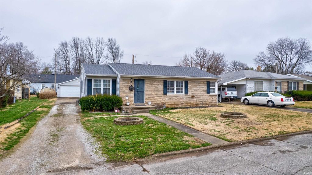 Photo of 3006 Adams Street, Evansville, IN 47714 (MLS # 202607838)