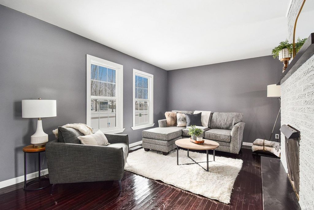 Photo of 416 W Cherry Tree Drive, Warsaw, IN 46582 (MLS # 202602614)