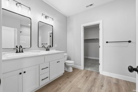 Tiny photo for 1334 Arthur Heights Drive, Fort Wayne, IN 46818 (MLS # 202600950)