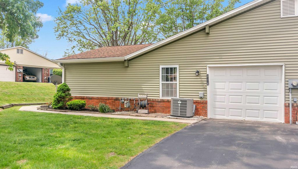 Photo of 3118 S Westminster Way, Bloomington, IN 47401 (MLS # 202615390)