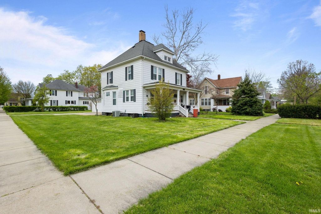 Photo of 207 Myrtle Street, Elkhart, IN 46514 (MLS # 202614623)