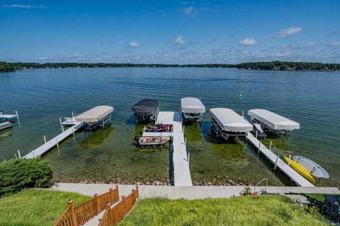 Tiny photo for 824 South Clear Lake Drive, Fremont, IN 46737 (MLS # 202634767)
