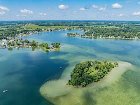 Tiny photo for 824 South Clear Lake Drive, Fremont, IN 46737 (MLS # 202634767)