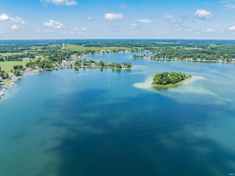 Tiny photo for 824 South Clear Lake Drive, Fremont, IN 46737 (MLS # 202634767)