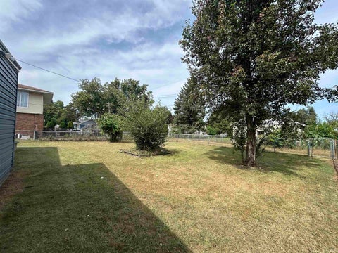 Tiny photo for 305 W New York Street, Knox, IN 46534 (MLS # 202637930)