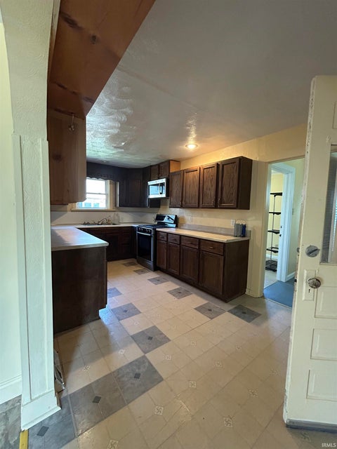 Tiny photo for 305 W New York Street, Knox, IN 46534 (MLS # 202637930)
