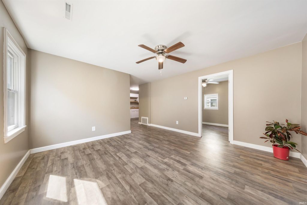 Photo of 3400 Mount Vernon Avenue, Evansville, IN 47712 (MLS # 202600017)