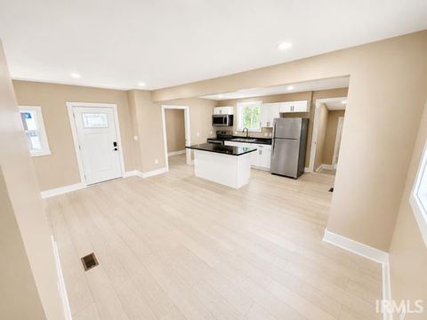 Tiny photo for 911 N Courtland AVE, Kokomo, IN 46901 (MLS # 202619434)