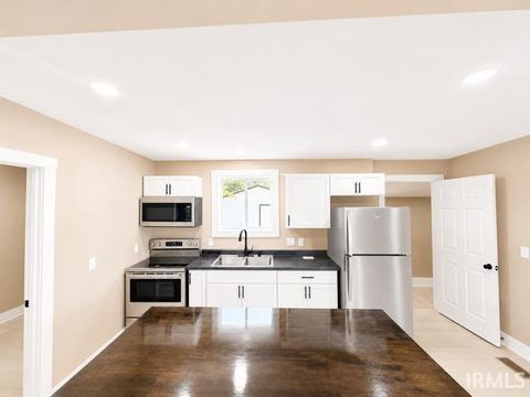 Tiny photo for 911 N Courtland AVE, Kokomo, IN 46901 (MLS # 202619434)