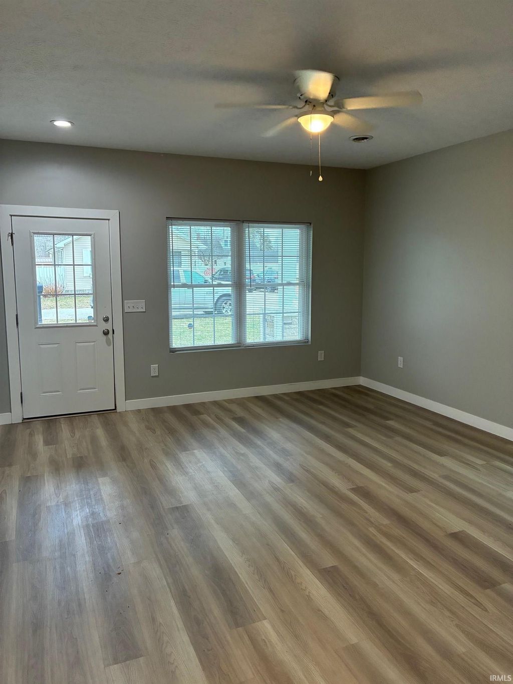 Photo of 333 S 12th Street, Vincennes, IN 47591 (MLS # 202549811)