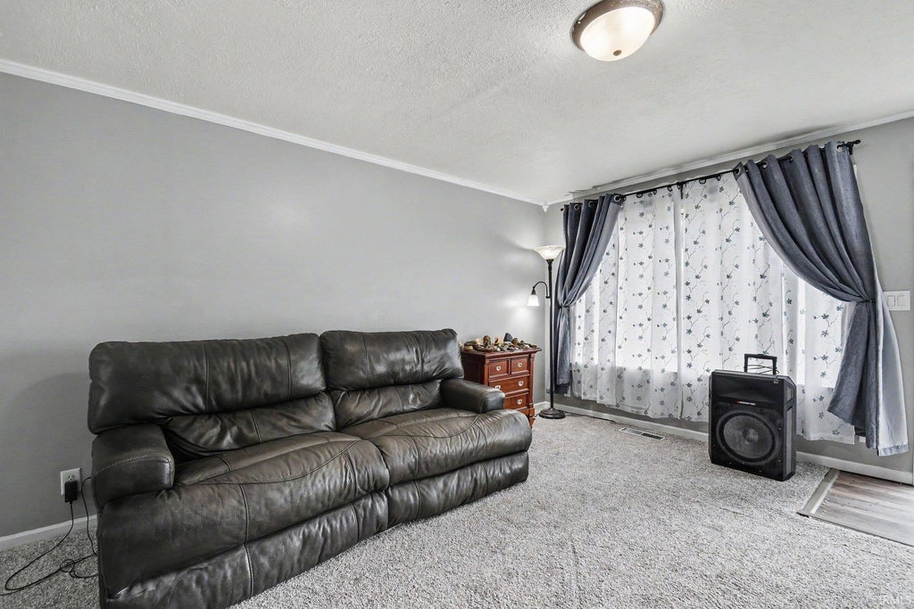Photo of 517 E La Salle Avenue, Mishawaka, IN 46545 (MLS # 202621263)