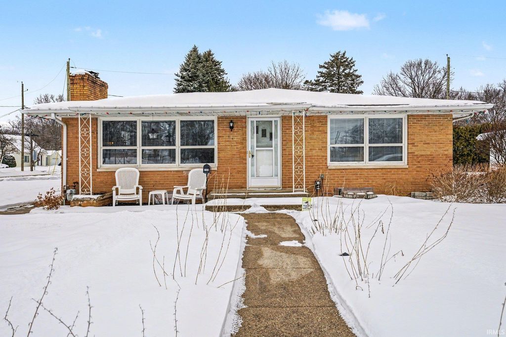 Photo of 2500 Riverview Pl Pl, Elkhart, IN 46516 (MLS # 202603959)