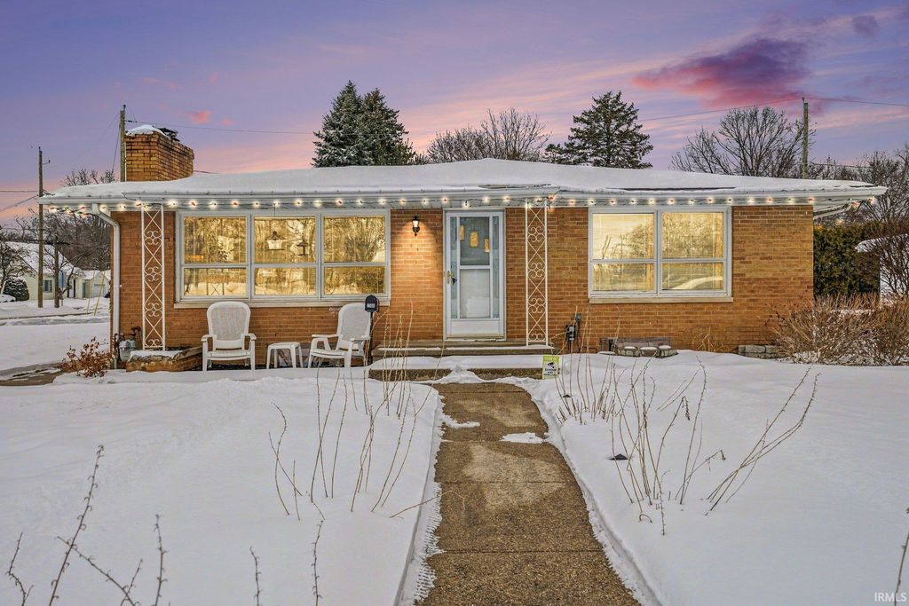 Photo of 2500 Riverview Pl Pl, Elkhart, IN 46516 (MLS # 202603959)