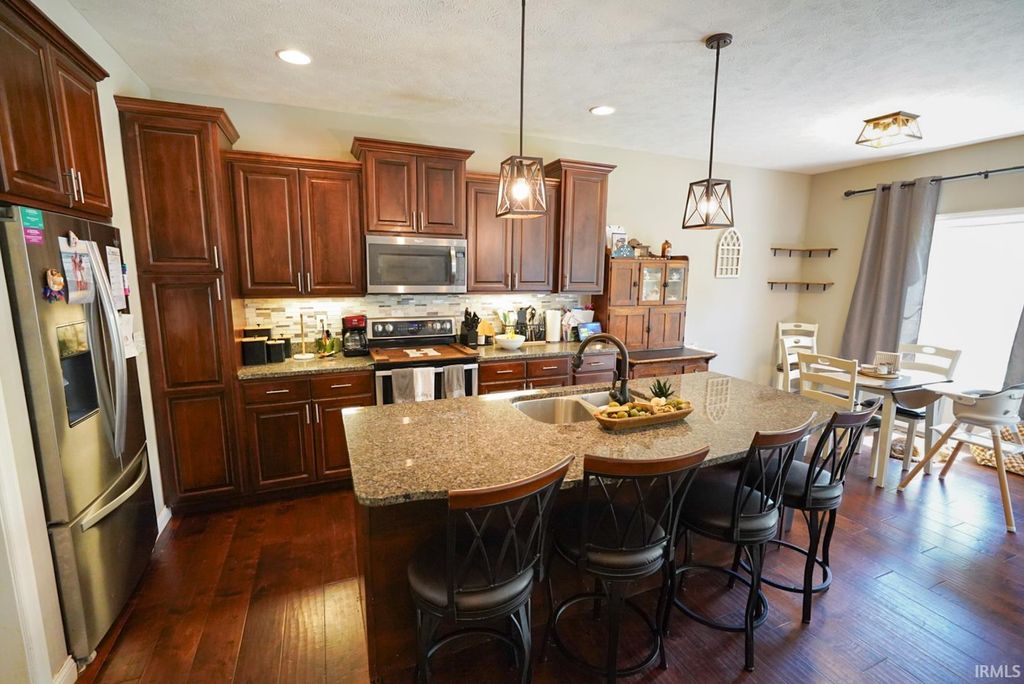 Photo of 1518 Breezy Creek Drive, Evansville, IN 47720 (MLS # 202613577)