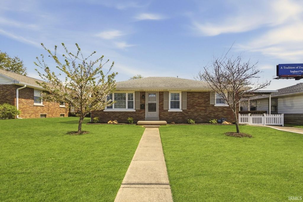 Photo of 2415 N Evans Avenue, Evansville, IN 47711 (MLS # 202611248)