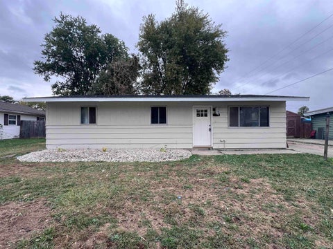 Photo of 4913 ALGONQUIN Trail, Kokomo, IN 46902 (MLS # 202643066)