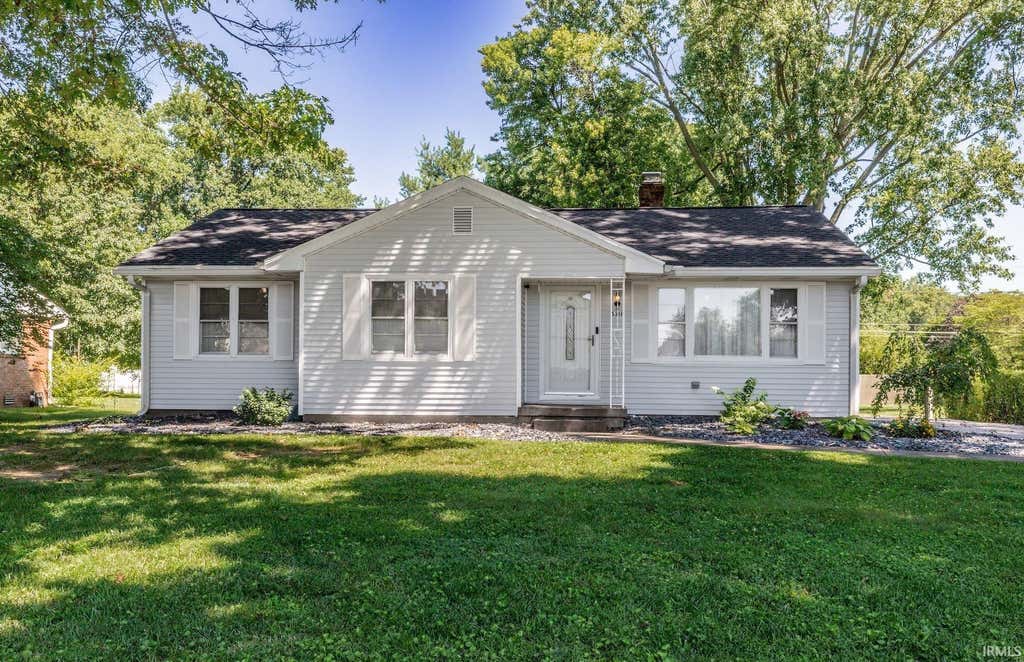 Photo of 5318 Monroe Avenue, Evansville, IN 47715 (MLS # 202628635)