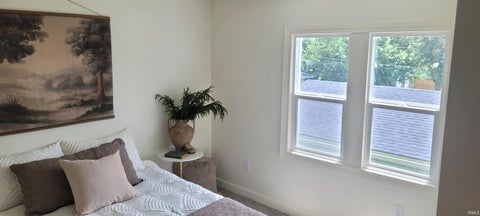 Tiny photo for 730 Jackson Street, Mishawaka, IN 46544 (MLS # 202627714)