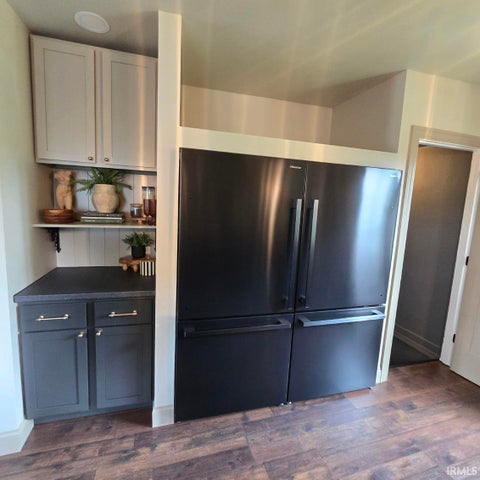 Tiny photo for 730 Jackson Street, Mishawaka, IN 46544 (MLS # 202627714)