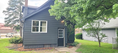 Tiny photo for 730 Jackson Street, Mishawaka, IN 46544 (MLS # 202627714)