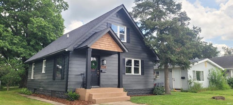 Tiny photo for 730 Jackson Street, Mishawaka, IN 46544 (MLS # 202627714)