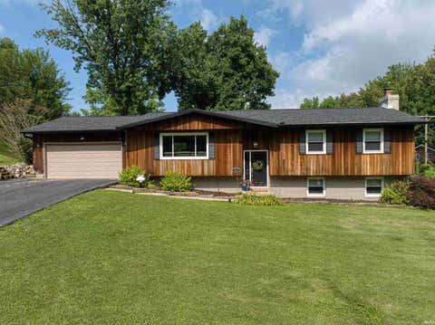 Photo of 713 Carole Place, Newburgh, IN 47630 (MLS # 202625319)