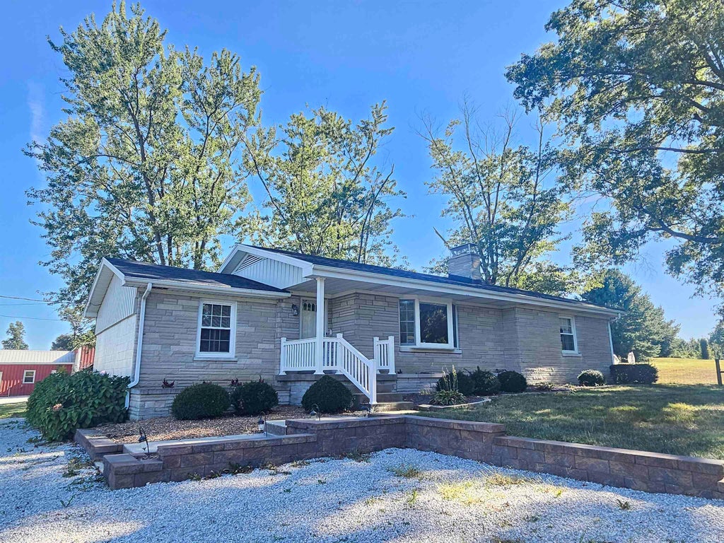 Photo of 12505 Petersburg Road, Evansville, IN 47725 (MLS # 202640223)