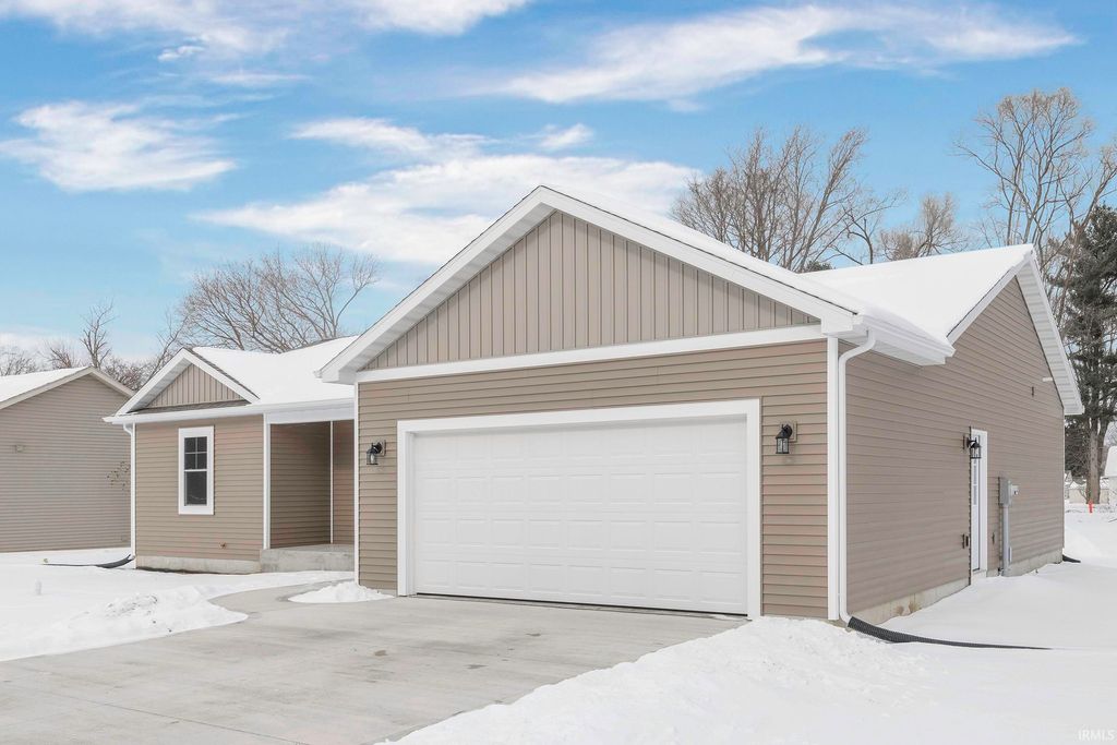Photo of 30715 Mary Don Lane, Elkhart, IN 46517 (MLS # 202602599)