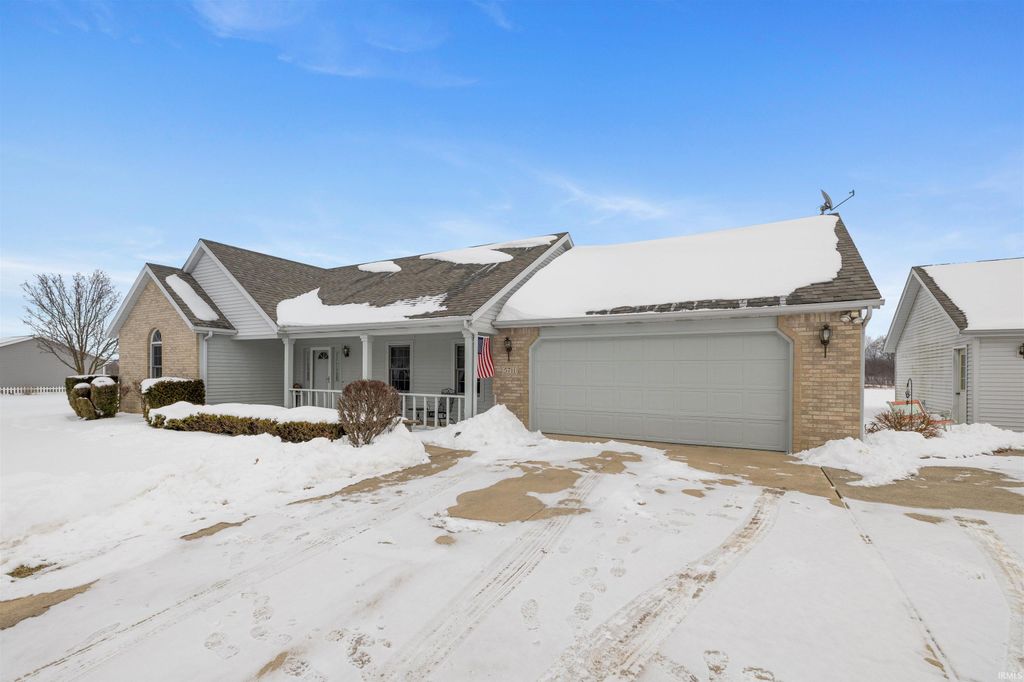 Photo of 5711 Beaver Run 57 Pass, Columbia City, IN 46725 (MLS # 202604137)