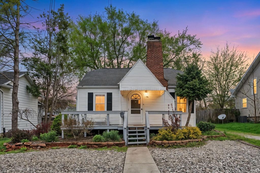 Photo of 735 E Main Street, Warsaw, IN 46580 (MLS # 202614170)