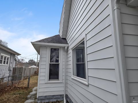 Tiny photo for 732 S Market Street, Kokomo, IN 46901 (MLS # 202608214)