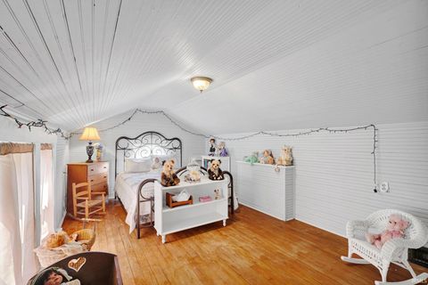 Tiny photo for 1618 P Street, Bedford, IN 47421 (MLS # 202607235)