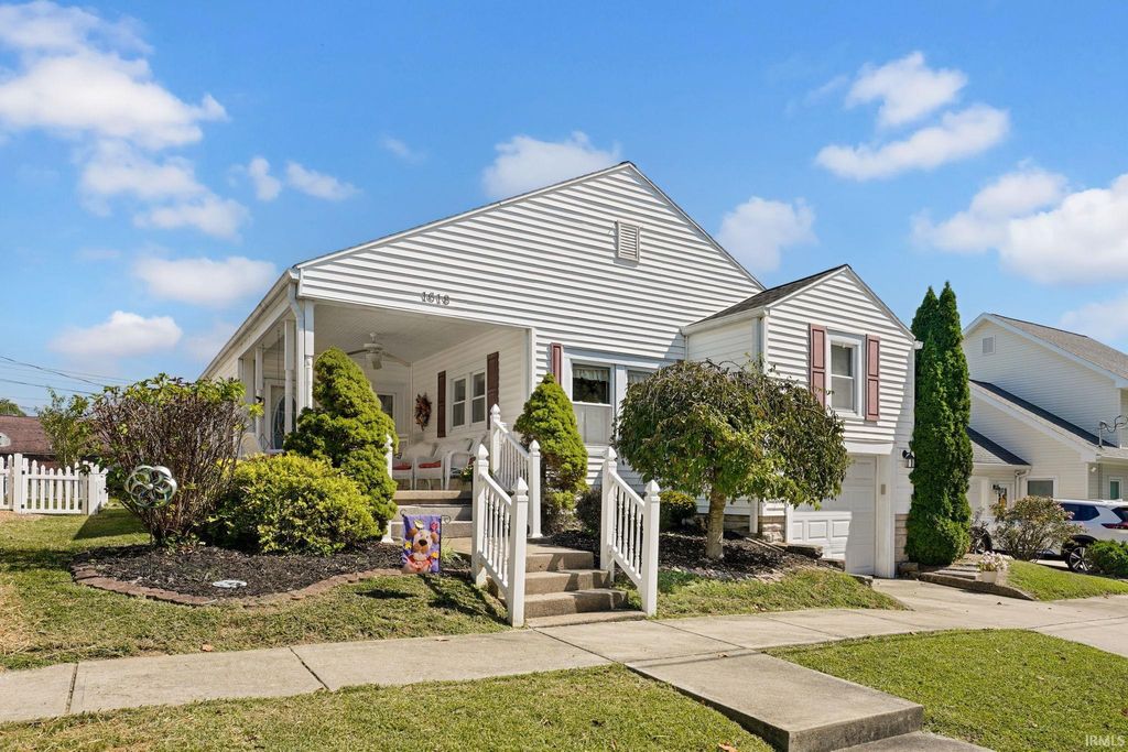 Photo of 1618 P Street, Bedford, IN 47421 (MLS # 202607235)