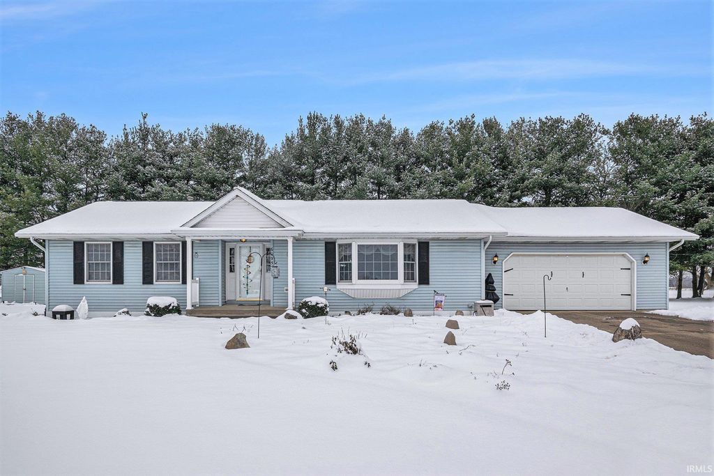 Photo of 60953 County Road 101 Road, Elkhart, IN 46517 (MLS # 202548038)