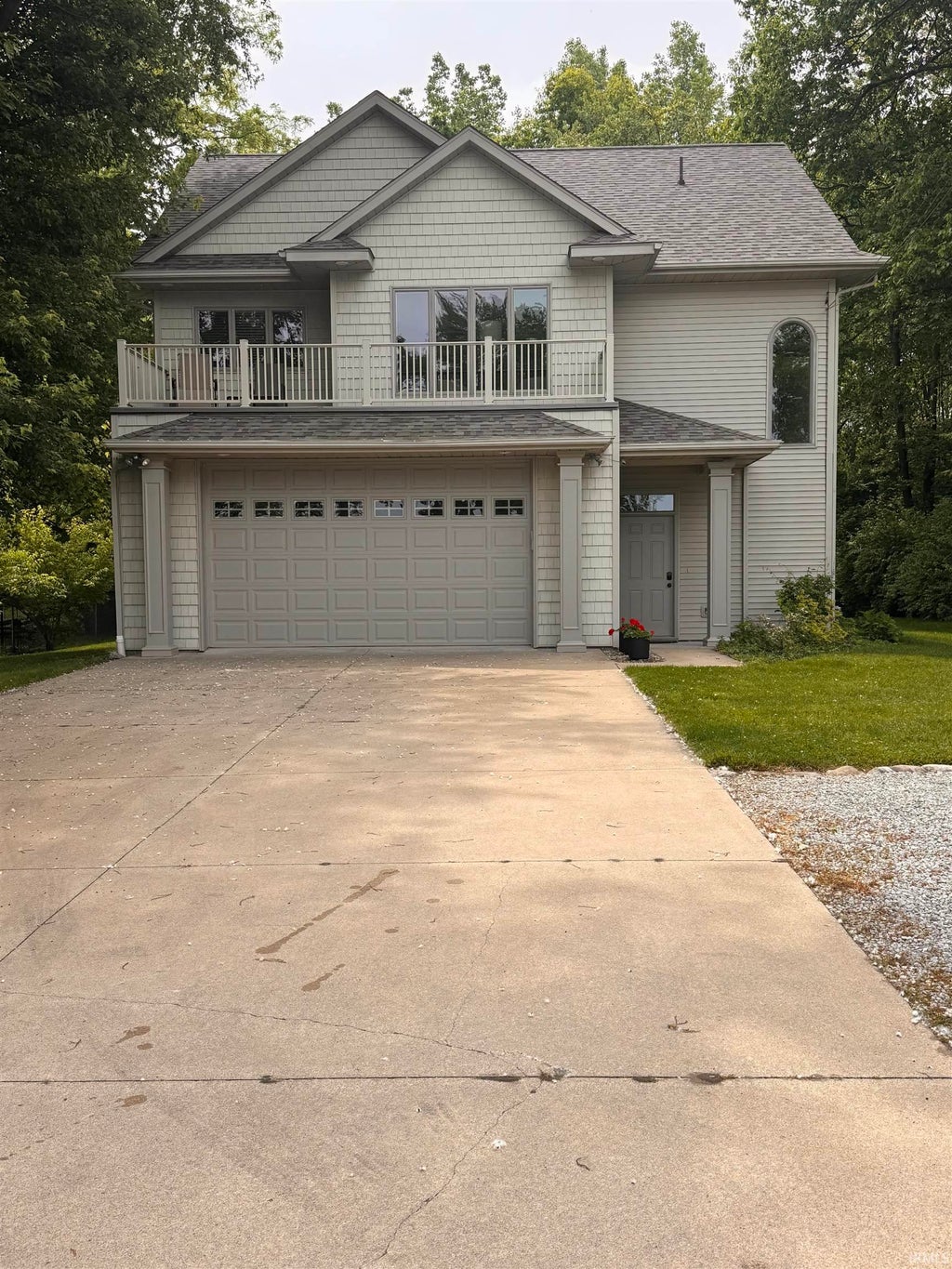 Photo of 5971 E George Street, Syracuse, IN 46567 (MLS # 202621313)
