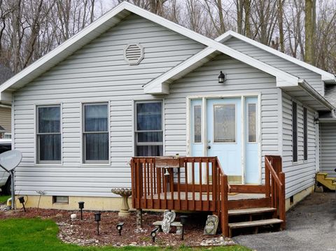 Photo of 6449 E McGuire Road, Churubusco, IN 46723 (MLS # 202612348)