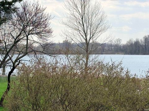 Tiny photo for 6449 E McGuire Road, Churubusco, IN 46723 (MLS # 202612348)