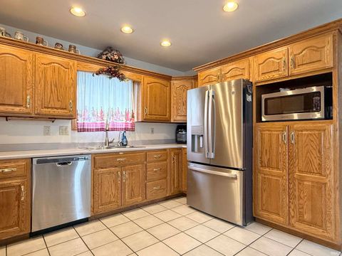 Tiny photo for 6449 E McGuire Road, Churubusco, IN 46723 (MLS # 202612348)