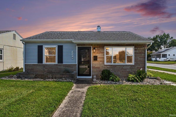 224 ROOSEVELT AVE, MISHAWAKA, IN 46544 - Image c7bec9fcd812a0578429e1dfa85e8e71/4100746720