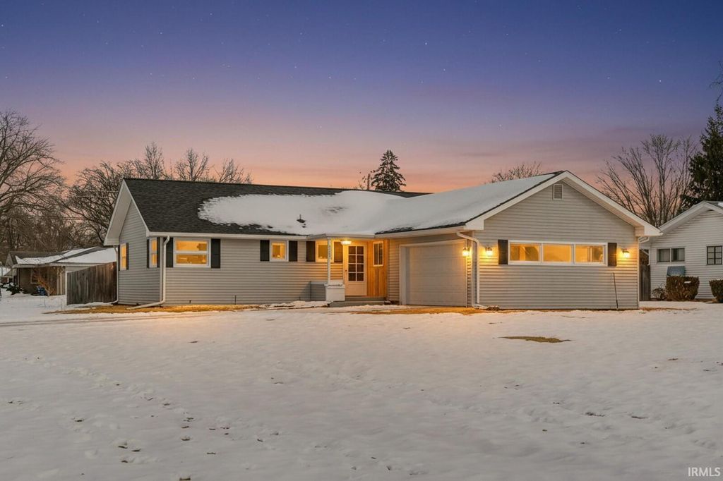 Photo of 23457 Greenleaf Boulevard, Elkhart, IN 46514 (MLS # 202548864)
