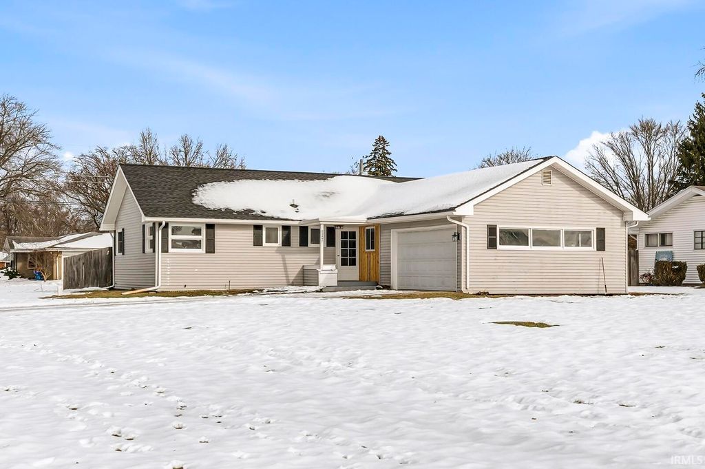 Photo of 23457 Greenleaf Boulevard, Elkhart, IN 46514 (MLS # 202548864)