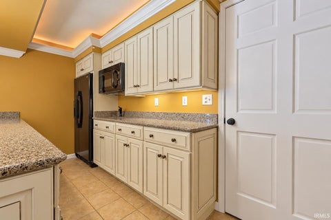 Tiny photo for 6951 Tonia Court, Evansville, IN 47710 (MLS # 202643815)