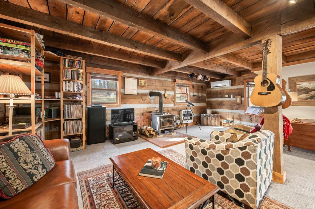 Photo of 3399 Cottonwood Road, Nashville, IN 47448 (MLS # 202602513)